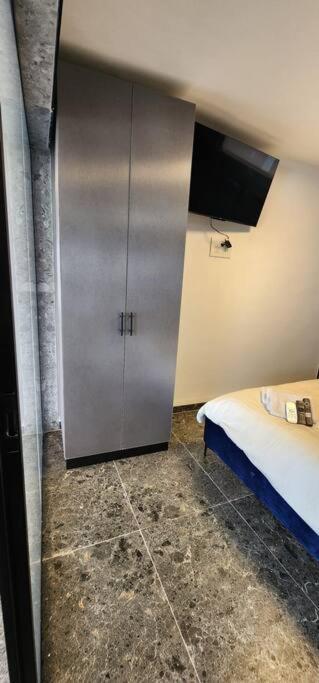 מבנים בים 75 Suites At Sea Haifa Esterno foto